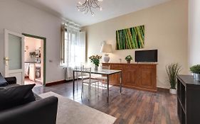 Alice & Ellen Apartments By Mamo Florence